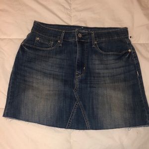 Levi’s cut off Mini Jean Skirt size 27/4 NWOT